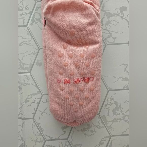 Hello Kitty Pink Socks with Heart Pattern and Cartoon Design - Picture 5 of 6